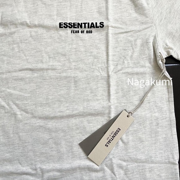 Men’s Fear of god essentials cotton short sleeve light oatmeal tee t-shirt - Picture 2 of 4